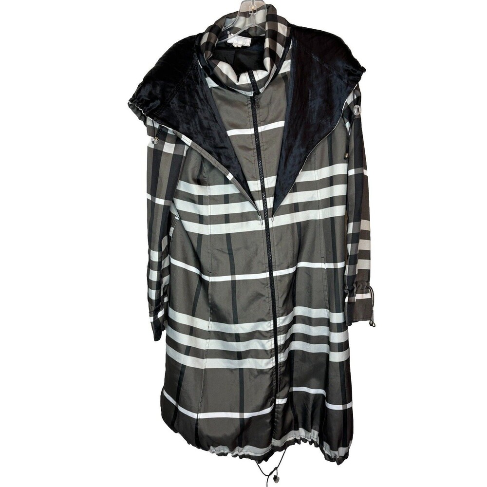 Vtg Riva Collection Fashion Rain Coat Light Weight Black and White Plaid w/ Hood